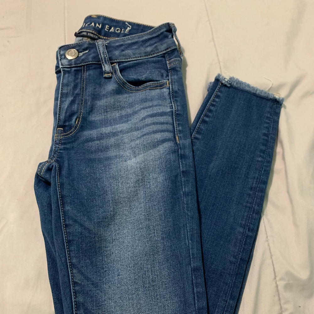 Dark Washed American Eagle Jeans!